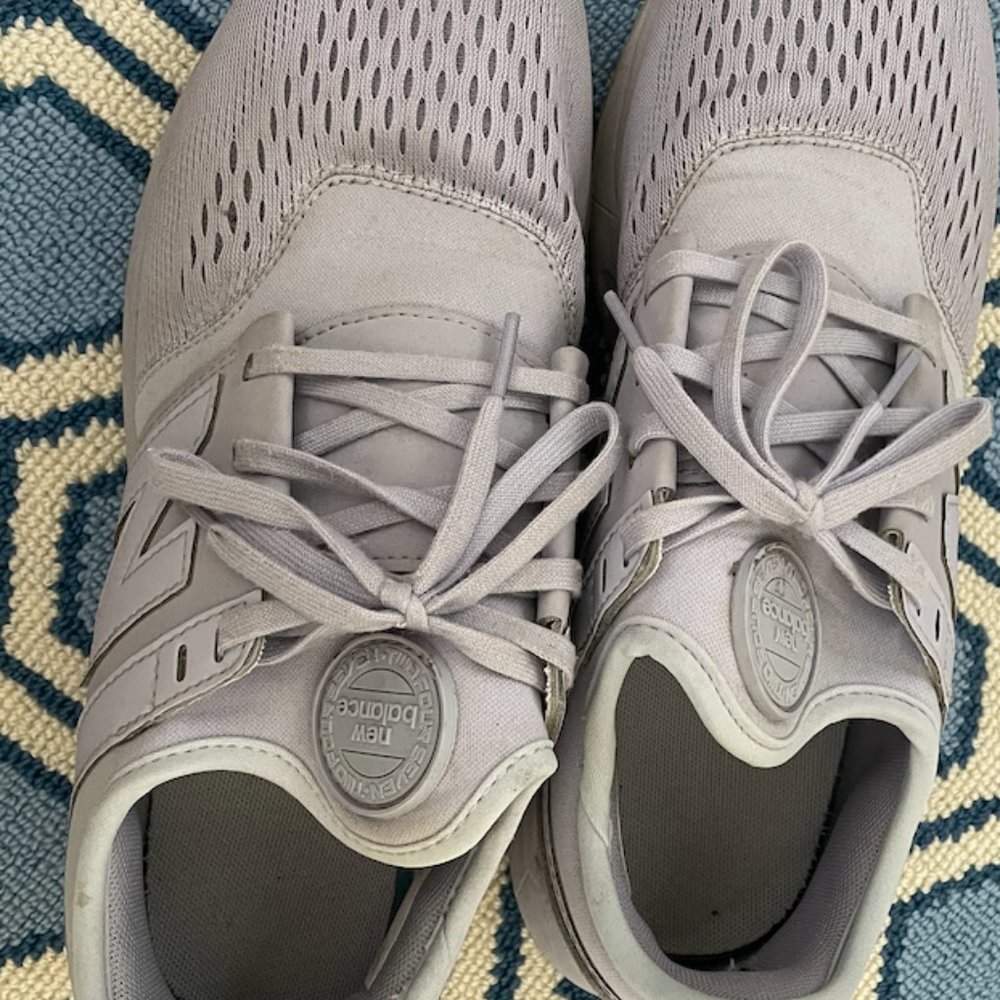 New Balance Women's Size 9 Light Purple Sneakers